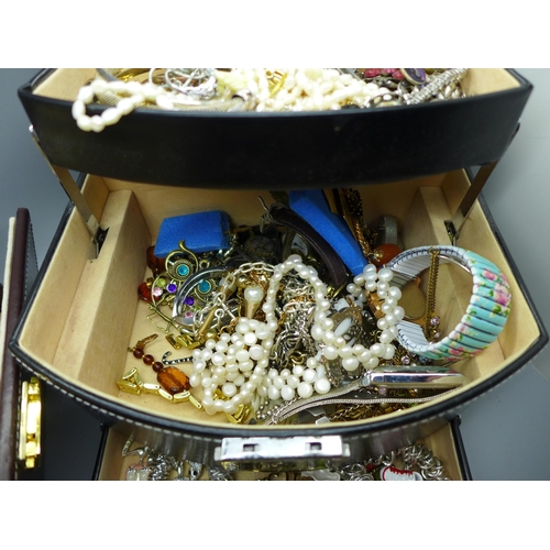 709 - Two boxes of costume jewellery