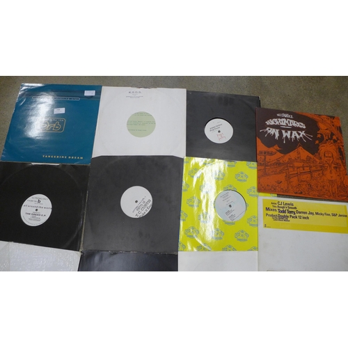 720 - Sixteen records; LPs, 14 promotional white labels and two others including Tangerine Dreams 