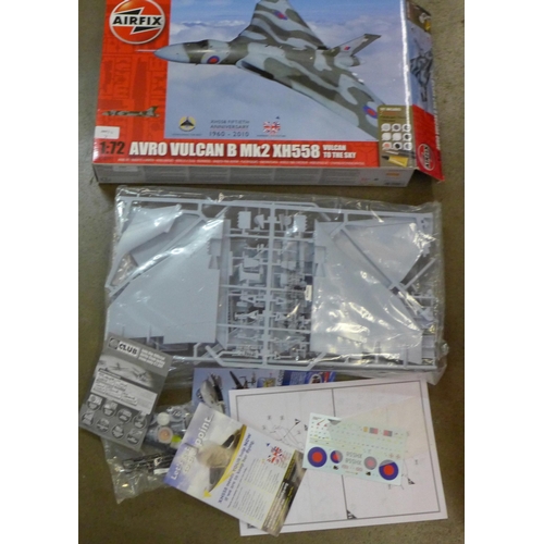 790 - An Airfix 1:72 Avro Vulcan bomber model kit by Hornby