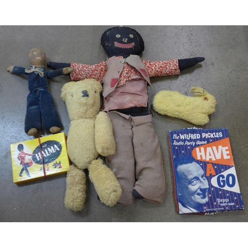 793 - Two 1950's games, The Wilfred Pickles Radio Party Game and Halma and a collection of soft toys inclu... 