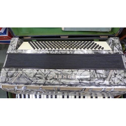 797 - A Hohner Verdi III piano accordion