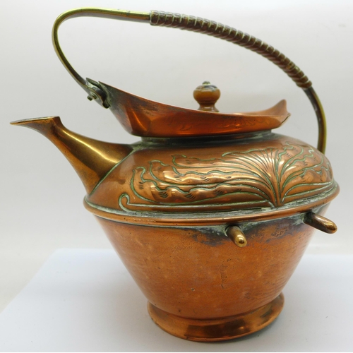 817 - A French Art Nouveau copper teapot, a/f