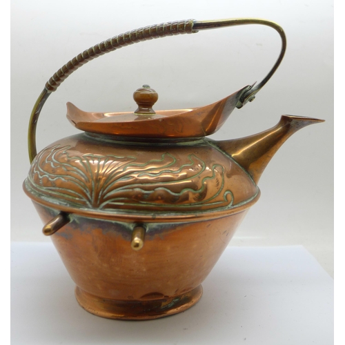 817 - A French Art Nouveau copper teapot, a/f