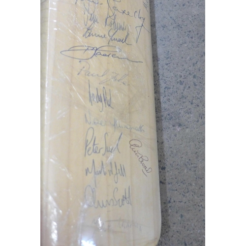 843 - A Gunn & Moore cricket bat, Trent Bridge 1984, signed