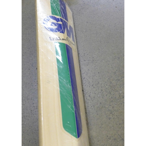 843 - A Gunn & Moore cricket bat, Trent Bridge 1984, signed