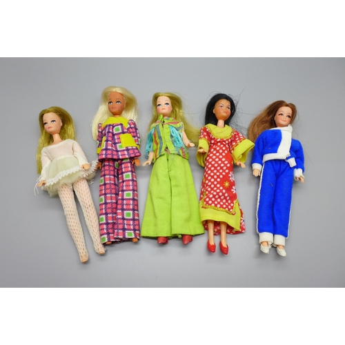 855 - Five Pippa dolls including rare Jasmine and Emma