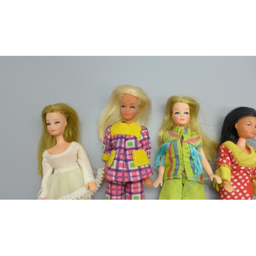 855 - Five Pippa dolls including rare Jasmine and Emma