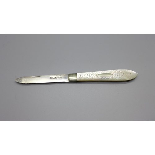 880 - A 19th Century silver and mother of pearl fruit knife, Sheffield 1897