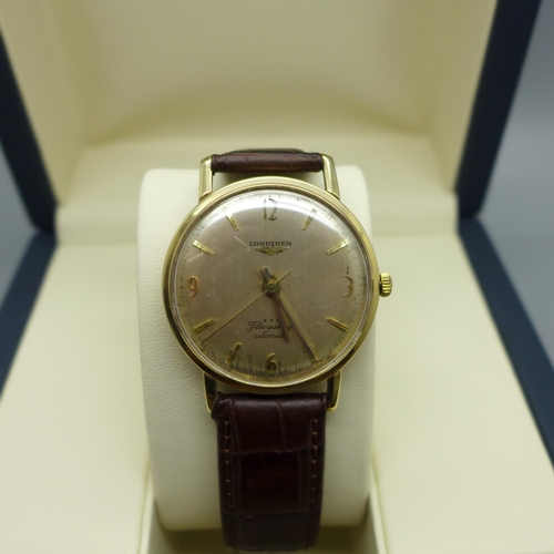 899 - A 9ct gold cased Longines Flaship automatic wristwatch, with later Longines box, 34mm case