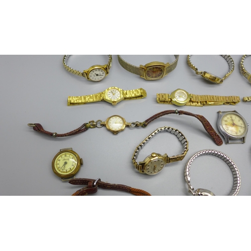 913 - Lady's wristwatches