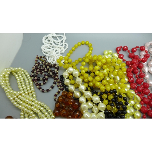 937 - A collection of bead necklaces