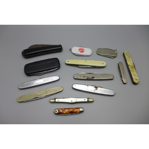 949 - Thirteen penknives