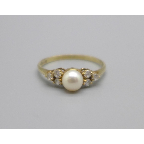 957 - A 9ct gold, cultured pearl and white stone ring, 1.7g, P