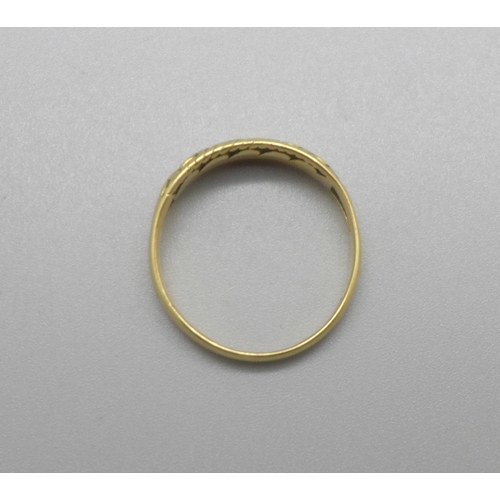 960 - An 18ct gold ring, 2.5g, N