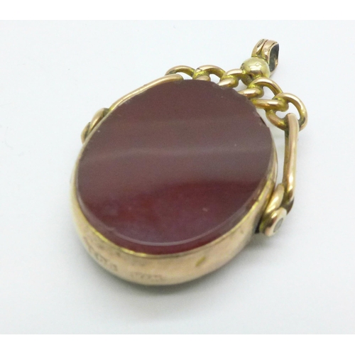 972 - A  9ct yellow gold carnelian and bloodstone fob, 8.1g