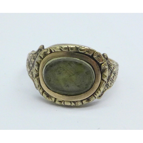 983 - An early Victorian yellow metal mourning ring 2.1g, K