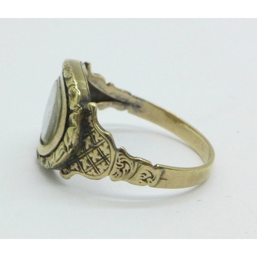 983 - An early Victorian yellow metal mourning ring 2.1g, K