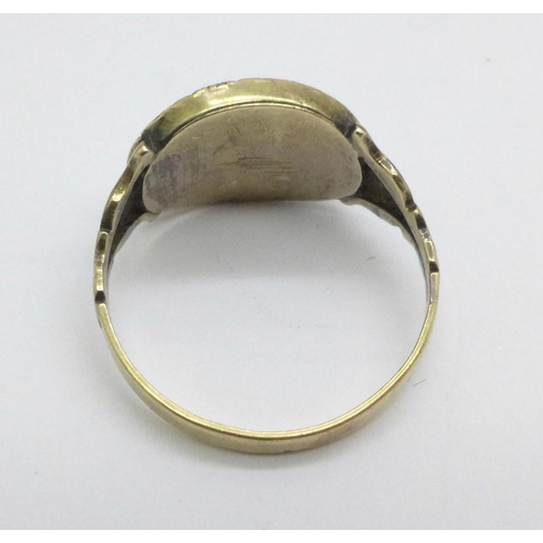 983 - An early Victorian yellow metal mourning ring 2.1g, K