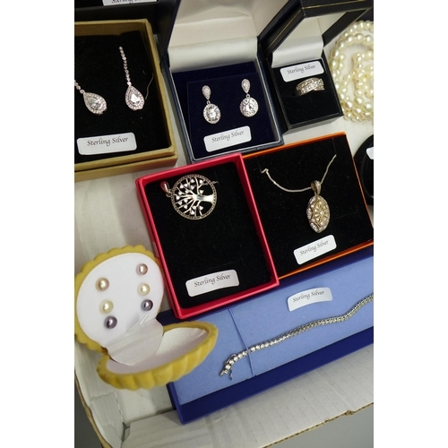 948 - A collection of sterling silver set jewellery