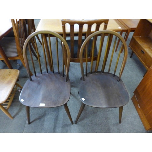 118 - A pair of Ercol Golden Dawn elm and beech Windsor chairs