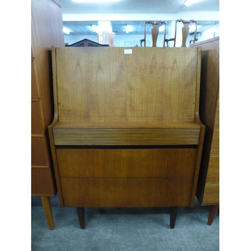 150 - An Elliotts of Newbury teak bureau