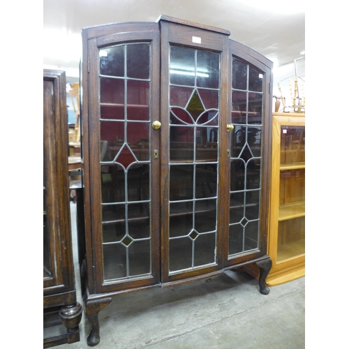 159 - An Art Deco oak two door bookcase