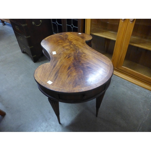 161 - A mahogany coffee table