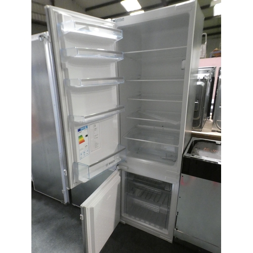 3039 - Bosch 70/30 Fridge Freezer (H1772xW541xD545) (model:- KIV38X22GB), RRP £515.84 inc. VAT  *This lot i... 