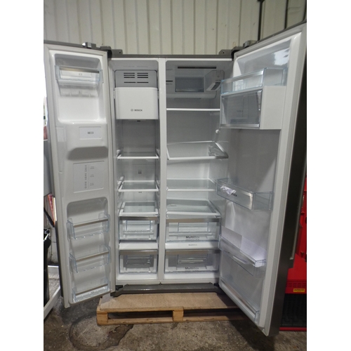 3045 - Bosch American style freestanding fridge freezer   *This lot is subject to vat