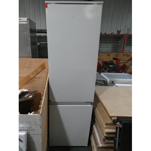 3047 - AEG 70/30 Fridge Freezer (Frost Free) (H1772xW540xD549) (model:- SCE818F6TS), RRP £707.50 inc. VAT  ... 