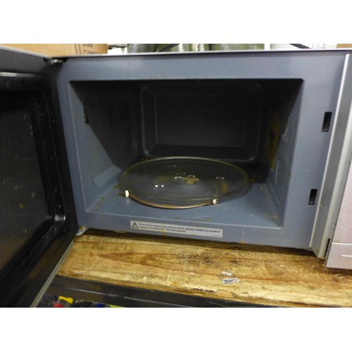 2189 - Kenwood 800w microwave