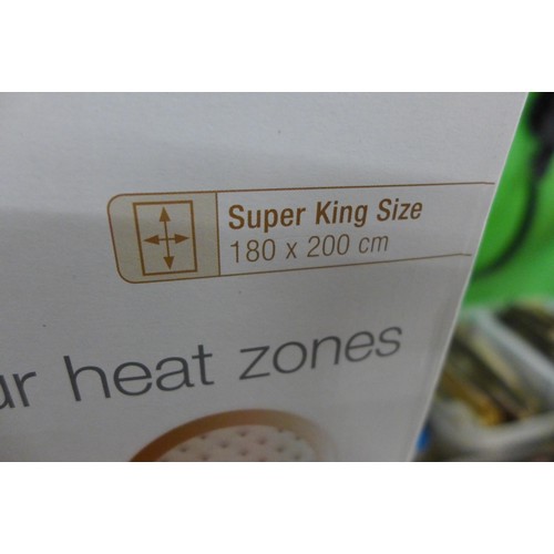 2200 - Monogram super kingsize electric heated mattress cover