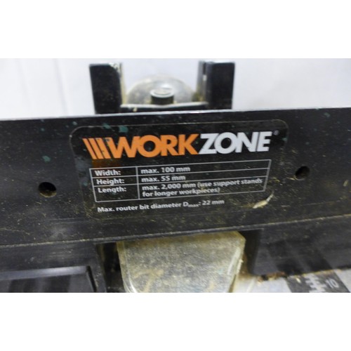 2206 - Workzone router table with Bosch GOF 900 router