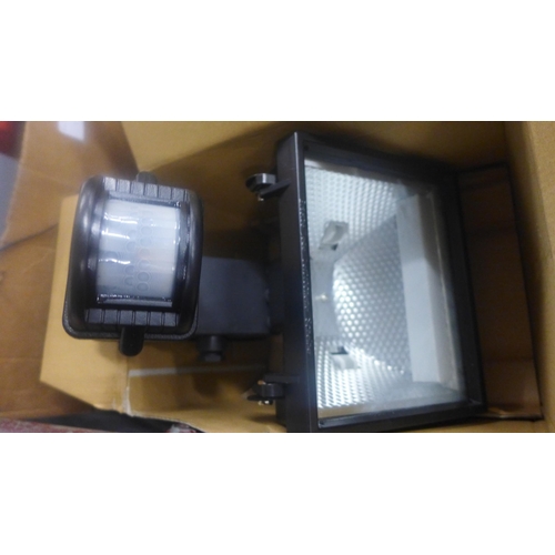 2291 - External light and mini vac