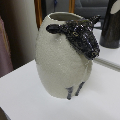 1327 - A black faced Suffolk sheep flower vase (19727)   #