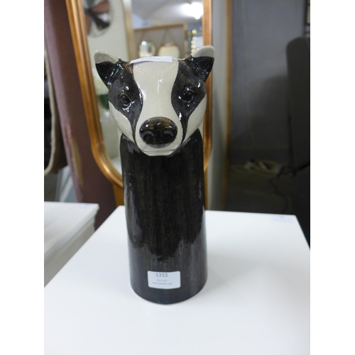 1333 - A badger flower vase with white floral arrangement  (1896L25)   #