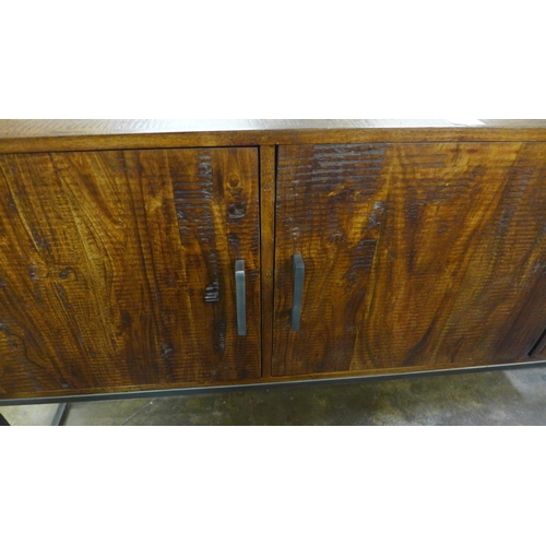 1372 - A Fire sideboard