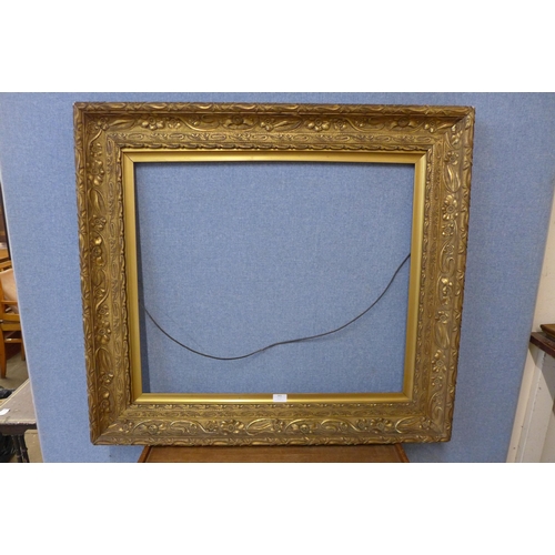 343 - An Art Nouveau gilt gesso picture frame