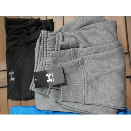 3001 - Small quantity of men's Under Armour clothing - mixed sizes and styles * This lot is subject to VAT