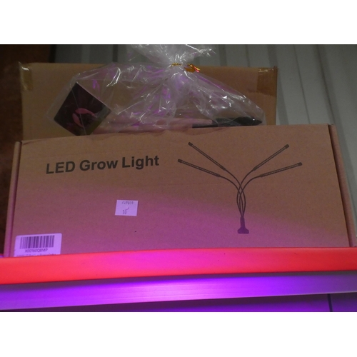 3034 - An LED seedling grow light