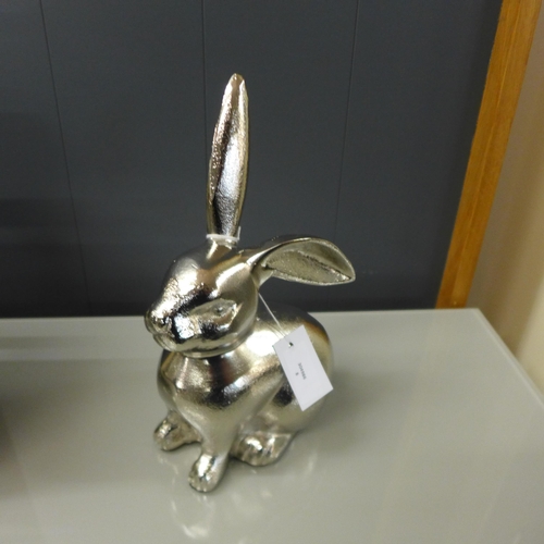 1318 - A silver metal rabbit, 25cms (7062316)   #