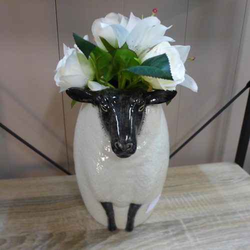 1327 - A black faced Suffolk sheep flower vase (19727)   #