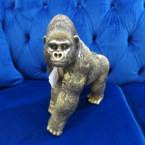 1357 - A decorative gorilla, H 32cms (2918718)   #