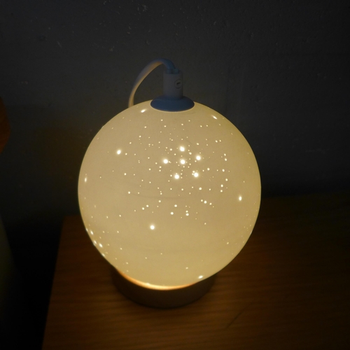 1420 - A porcelain spherical lamp with etched dots on a wooden base (LP02810)   #