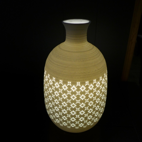 1468 - A white perforated vase lamp (LP03016)  #