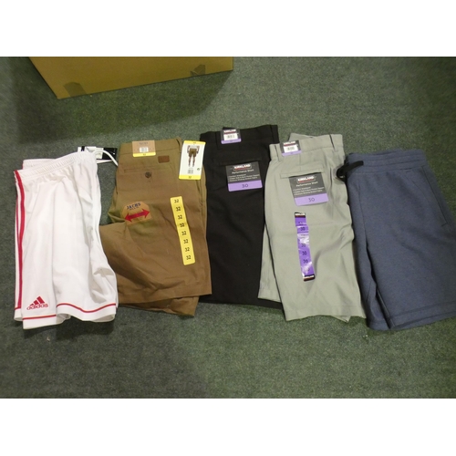 3431 - Quantity of men's clothing including shorts and trousers * This lot is subject to VAT