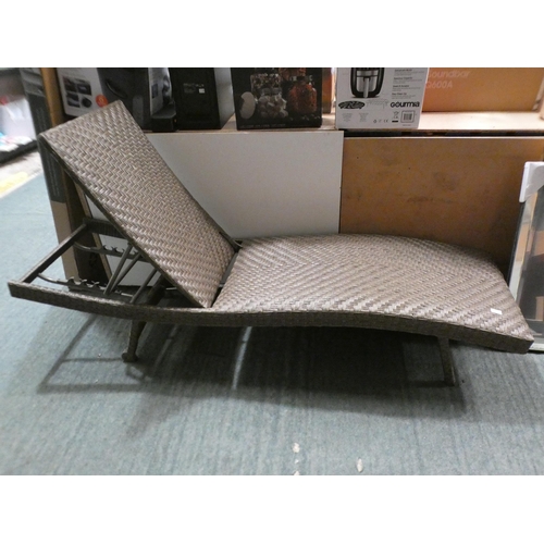 3463 - Woven Chaise Lounge, RRP £139.99 + VAT  (240-96) * This lot is subject to VAT