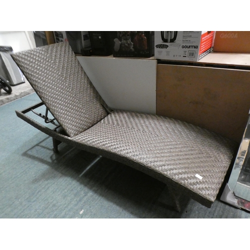 3463 - Woven Chaise Lounge, RRP £139.99 + VAT  (240-96) * This lot is subject to VAT