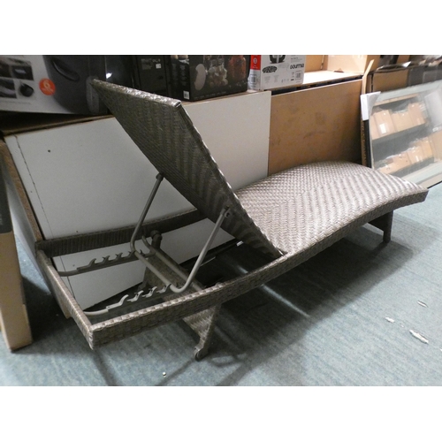 3463 - Woven Chaise Lounge, RRP £139.99 + VAT  (240-96) * This lot is subject to VAT