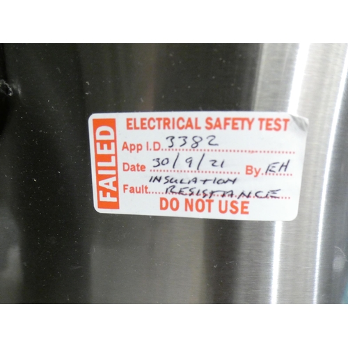 3472 - Two Gourmia Digital Air Fryer 5.7ltr - failed electrical safety test - sold as scrap only (239-471) ... 